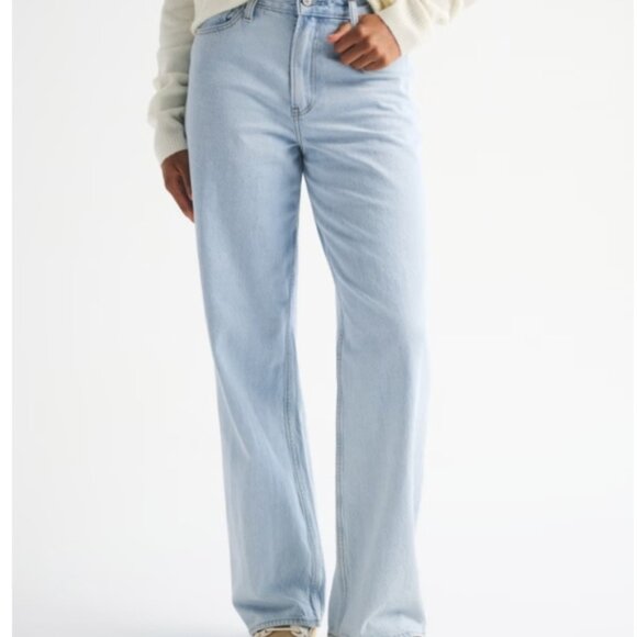 Abercrombie Vintage Light Blue Wash - The Loose High Rise Curve Love Jeans - Picture 5 of 6